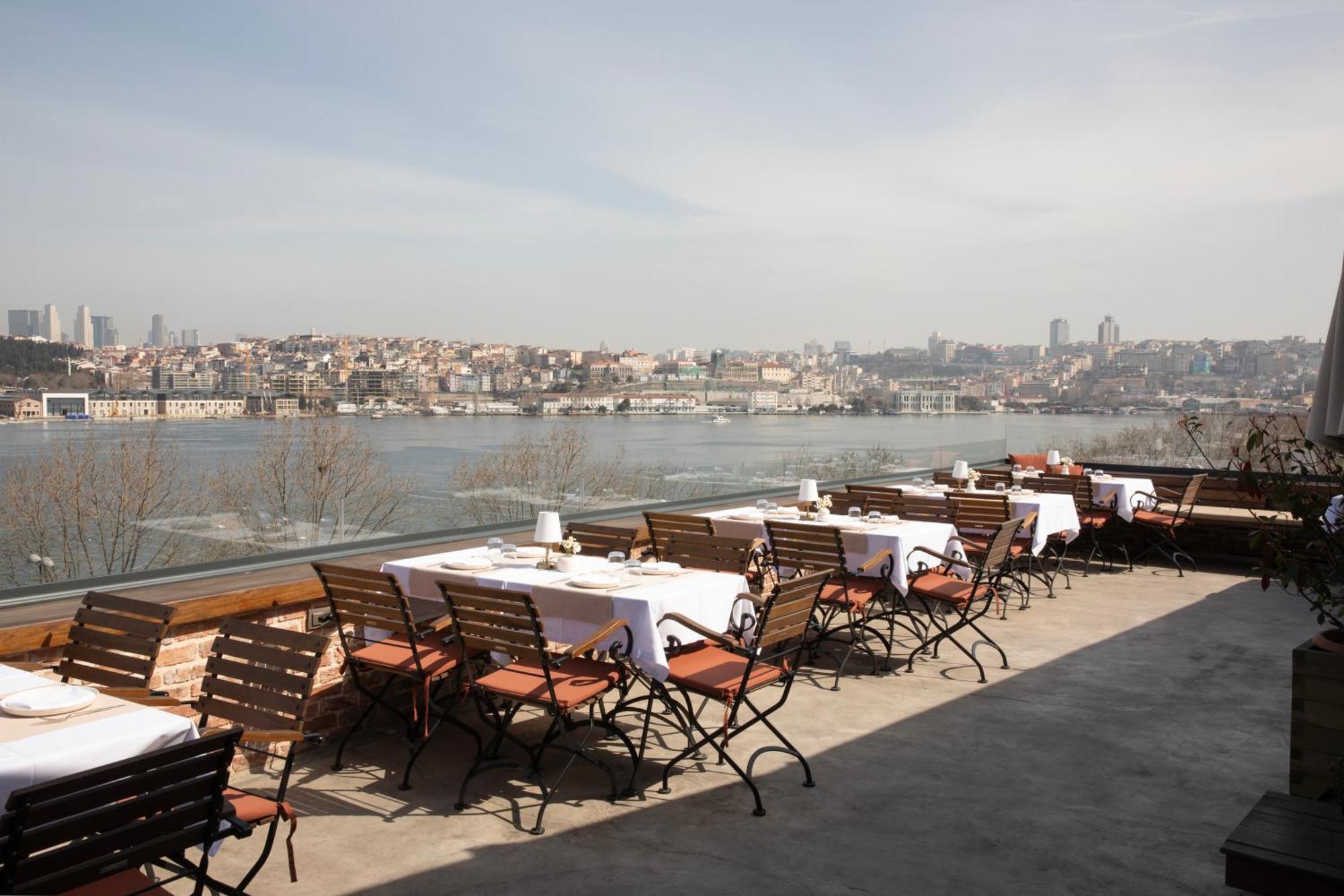 Istanbul Old City Colorful Houses Balat Petrion Hotel Exteriér fotografie